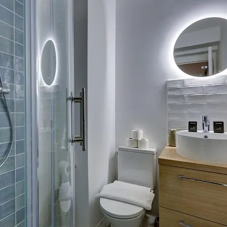 Gare Austerlitz Renovated & Comfortable 8 Guests Daire *